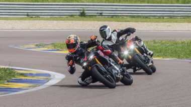 Aron Canet sulla Stealth 125 seguito (a fatica) da Meloni sulla Stealth 500