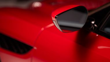 Aston Martin CES 2020: l'alloggiamento di una telecamera nel guscio dello specchio esterno
