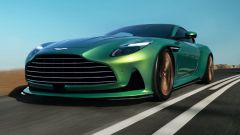 Aston Martin DB12, la prima super tourer: caratteristiche, prestazioni, video