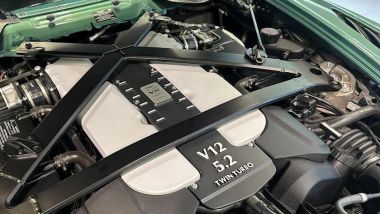 Aston Martin V12 Speedster: il motore V12 montato anteriormente
