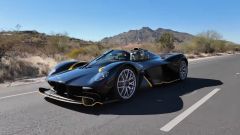 Video Aston Martin Valkyrie Spider: la prova di Chris Harris