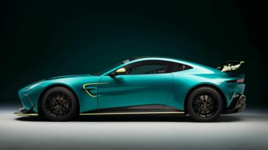 Aston Martin Vantage GT4: motore V8 sovralimentato con 476 CV di potenza
