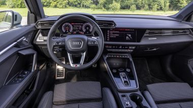 Audi A3 allstreet plug-in: gli interni