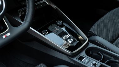 Audi A3 Sportback 30 g-tron: la piccola leva del cambio automatico S tronic