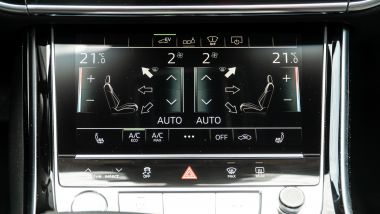 Audi A8 60 TFSI e plug-in: il secondo schermo dedicato al climatizzatore