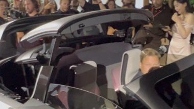 Audi Concept C: il movimento per aprire e chiudere il tettuccio retrattile diviso in tre elementi