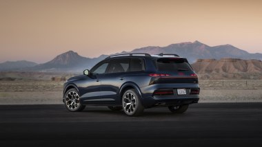 Audi dice no alle maniglie ad aletta: qui il nuovo maxi SUV di lusso Q9