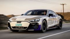 Nuova Audi e-tron GT (2024?): sospensioni, motore, le ultime news
