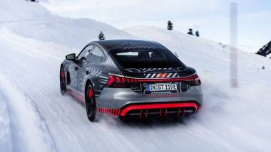 Audi e-tron GT quattro: il prototipo sulla neve