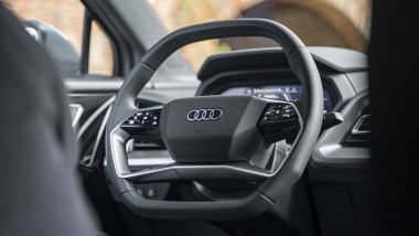 Audi Q4 40 e-tron, bello il volante dal taglio moderno