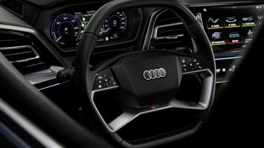 Audi Q4 e-tron: il volante con i comandi touch accesi