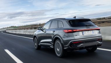 Audi Q5 e-hybrid, la plug-in ''autoricaricabile''