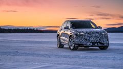 Nuova Audi Q6 e-tron: anticipazioni e foto spia ufficiali
