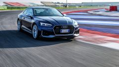 Al volante della Audi RS 5 Coupé 2017: prova su strada e test in pista