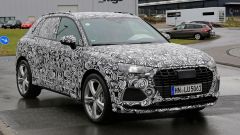 Audi SQ3 2018: le foto spia del SUV da 300 CV rivale di Mercedes-AMG GLA