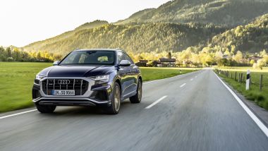 Audi SQ7: visuale di 3/4 anteriore