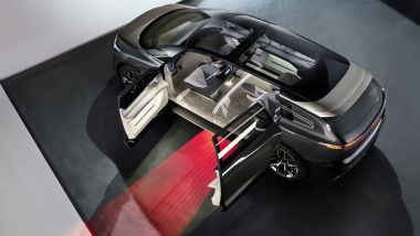 Audi urbansphere concept: il tappeto rosso luminoso all'apertura delle portiere