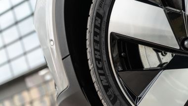 Auto e sostenibilità: il punto sulle emissioni, il futuro è negli pneumatici sostenibili