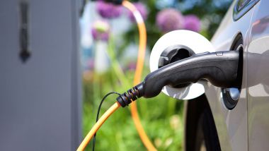 Auto elettriche, quante sono in relazione al parco circolante?