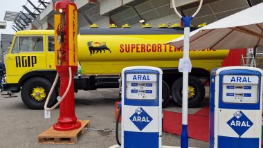 Auto Moto d'Epoca 2023: una cisterna Agip d'epoca