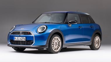 Auto preferite dalle donne 2023: compare anche la Mini Cooper, qui nella versione 2024