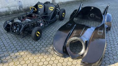 Batmobile replica ''Fiat 126 powered'': telaio tubolare, carrozzeria in fibra di vetro (foto: Bring a Trailer)