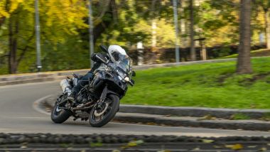 Benelli TRK 502 X in curva