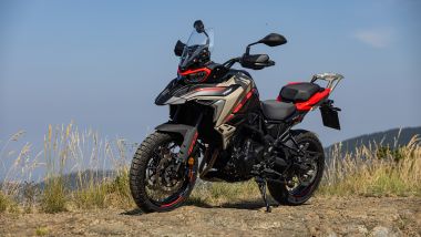 Benelli TRK 702X Dune Sea: un design piacevole e moderno