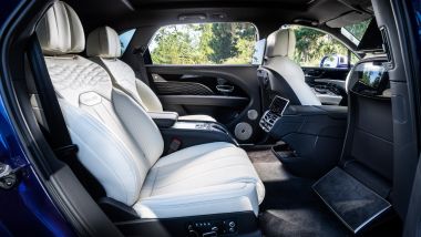 Bentley Bentayga EWB Mulliner: i sedili posteriori