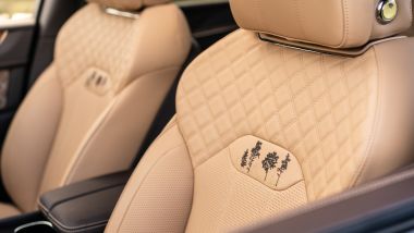 Bentley Bentayga Outdoor Pursuits Collection: un dettaglio dei sedili ricamati