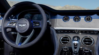 Bentley Expressions of Texture: plancia con impiallacciature in pietra preistorica