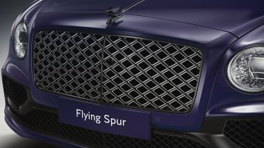 Bentley Flying Spur Blackline Specification, la calandra nero lucido