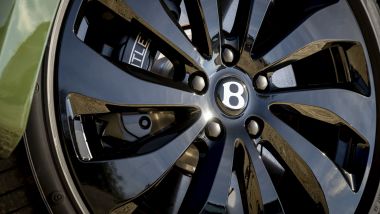 Bentley Flying Spur Hybrid: cerchi da 21 pollici di serie