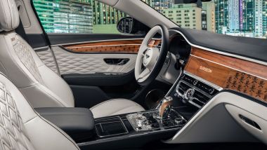 Bentley Flying Spur Hybrid di The Surgeon, l'abitacolo