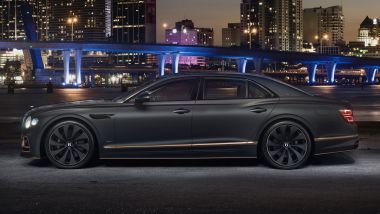 Bentley Flying Spur Hybrid di The Surgeon, visuale laterale