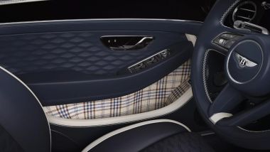 Bentley Mulliner: un pannello porta reso unico dal tessuto Tweed