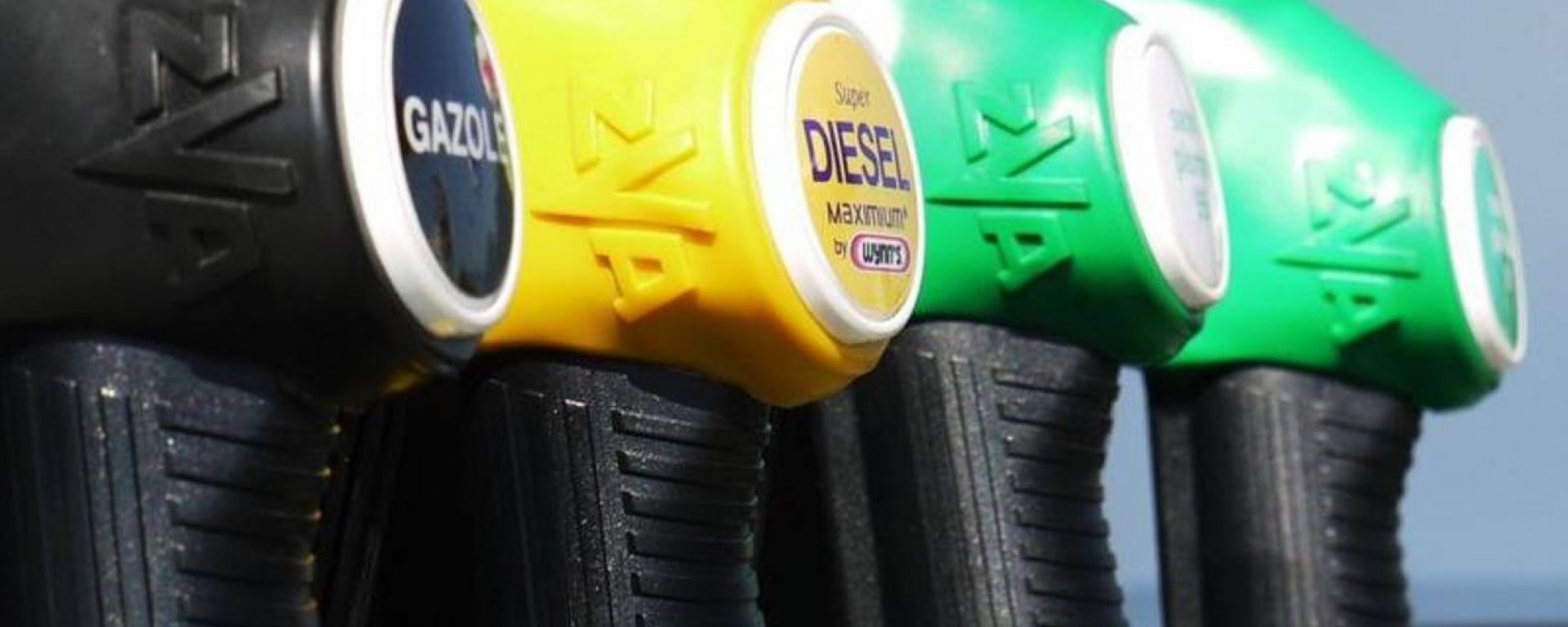 Carburanti prezzi benzina, diesel, GPL e metano ad agosto 2020 MotorBox