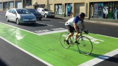Bici e monopattini: nuove corsie ciclabili e "casa avanzata"