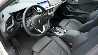BMW 118i Sport DCT: una vista dell'abitacolo