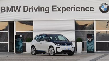 BMW Driving Experience, nel parco auto anche l'elettrica i3S