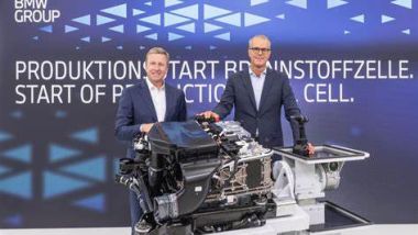 BMW e l'idrogeno: il CEO della Casa tedesca, a sinistra, punta sul gas come alternativa