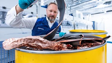 BMW &egrave; pioniere nel riciclo diretto delle celle batterie