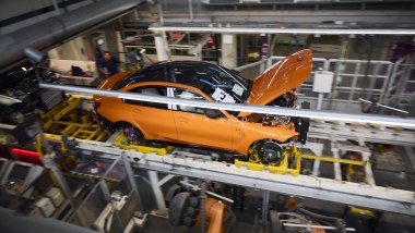 BMW: fabbriche e uffici si preparano alla maxi riduzione del personale incentivato all'esodo