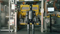 In video BMW sperimenta robot umanoidi nella fabbrica americana