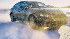 BMW i4 2021: la Serie 4 elettrica sfida Tesla Model 3