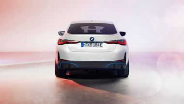 BMW i4: visuale posteriore