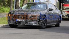 Auto elettriche: le foto spia della BMW i7