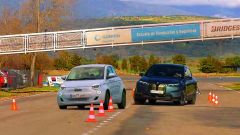 BMW iX il video del test dell'alce del SUV elettrico