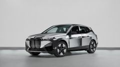 Nuovo BMW iX Flow: il SUV elettrico tedesco cambia colore