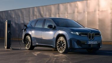 BMW iX3 40: al debutto il SUV elettrico di accesso alla gamma con batteria da 82,6 kWh